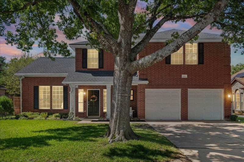 Virtual tour of 305 N Rainbow Bridge Dr