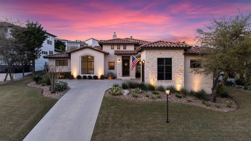 Virtual tour of 305 Ringtail Stream Dr