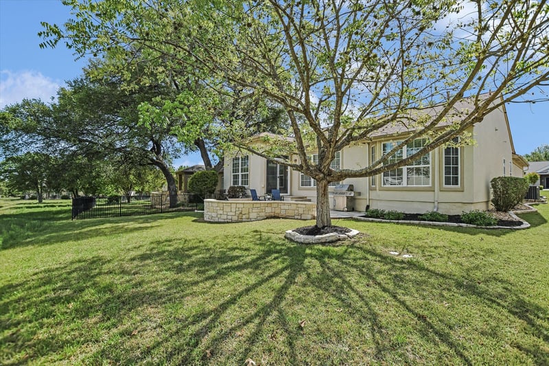 Virtual tour of 305 Rosecliff DR