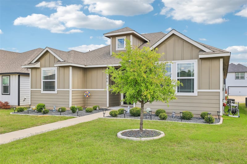 Virtual tour of 306 Banff Dr