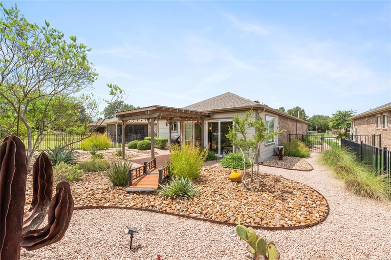 Virtual tour of 307 Hobby St