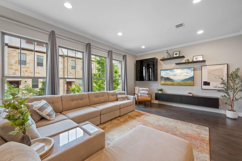 Virtual tour of 308 Adams ST