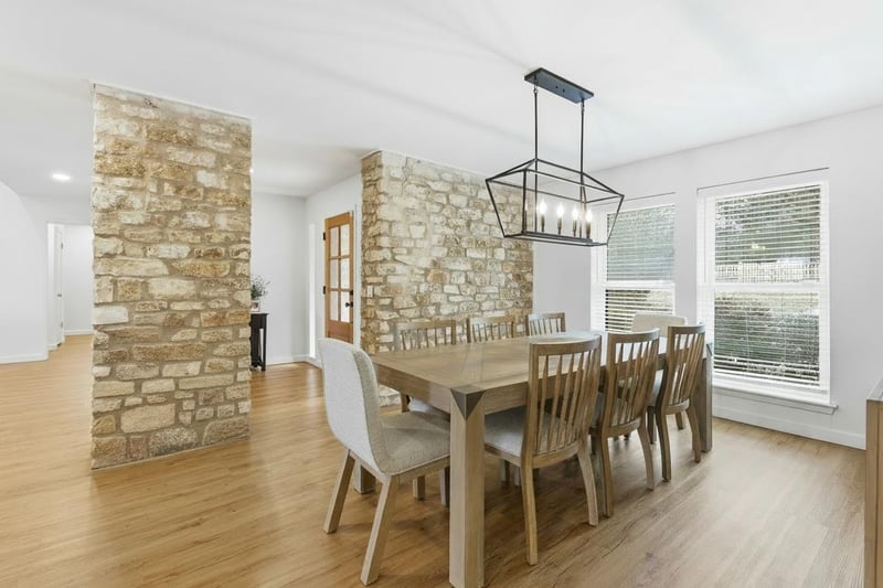 Virtual tour of 308 Ashwood LN
