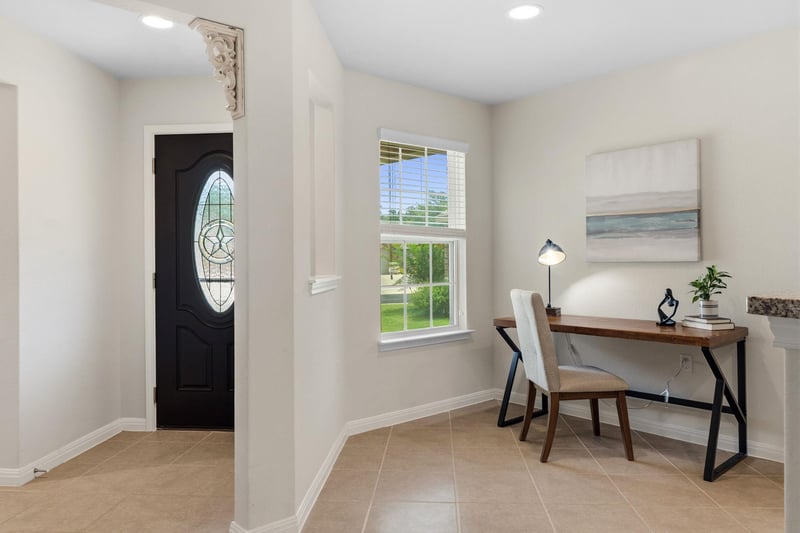 Virtual tour of 308 Holiday Creek LN