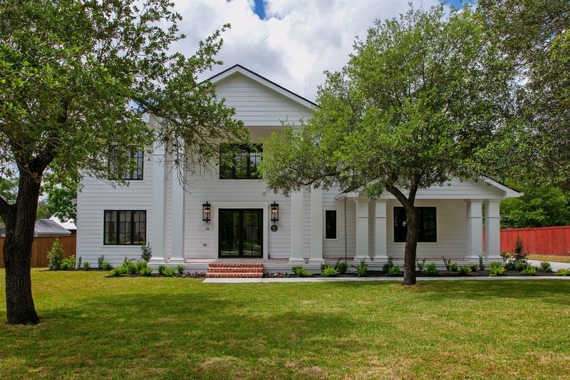 Virtual tour of 308 Pershing Ave