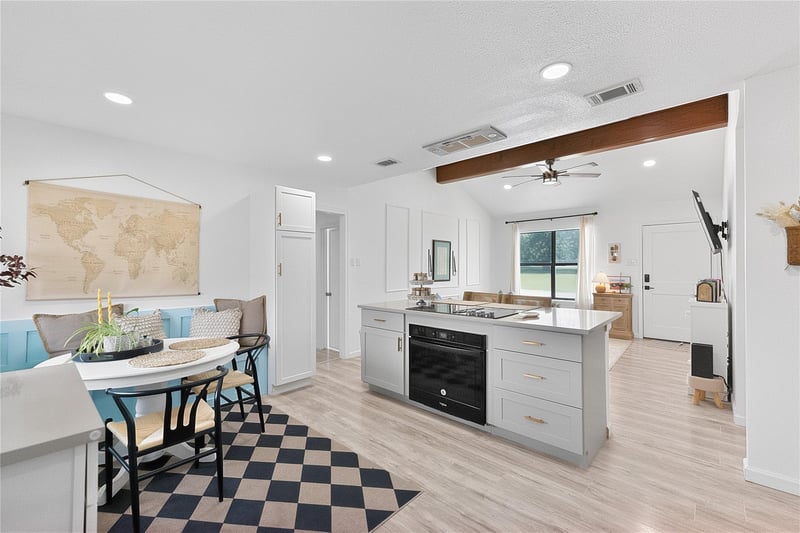 Virtual tour of 308 River Hills DR