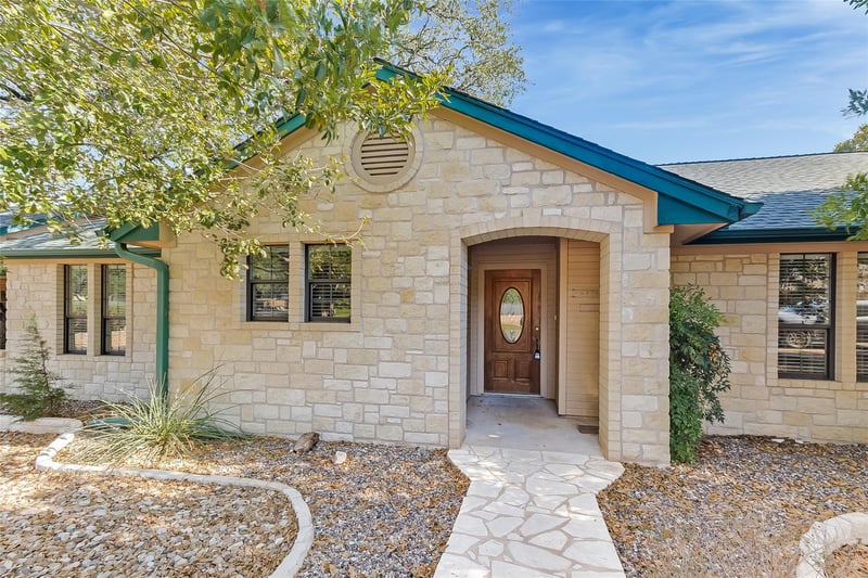 Virtual tour of 309 Delaware Springs Blvd