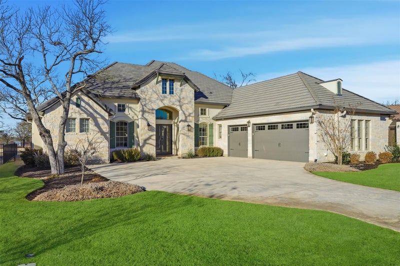 Virtual tour of 309 Flint Ridge Trl