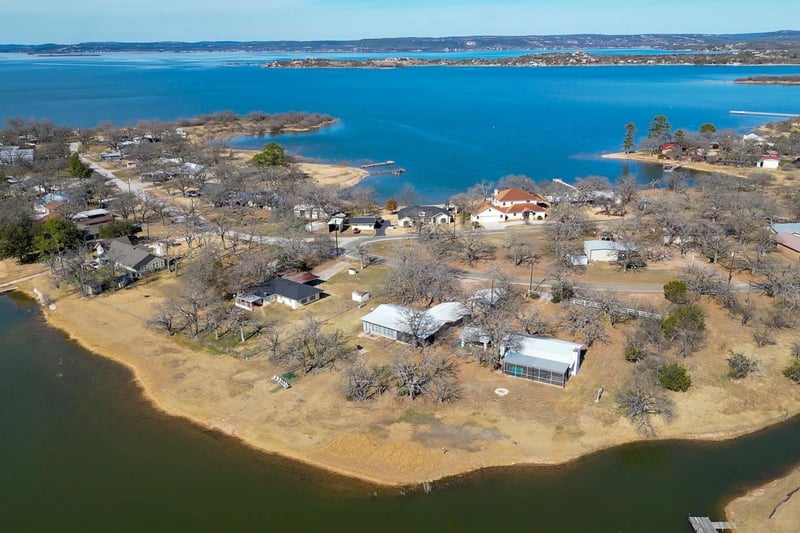 Virtual tour of 310 N Chaparral