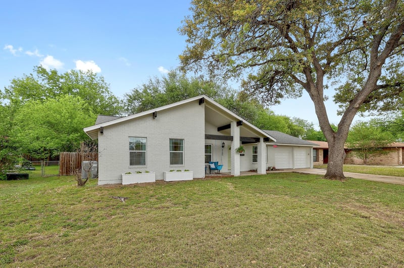 Virtual tour of 3100 Lynridge DR