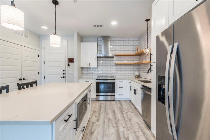Virtual tour of 3101 Govalle Ave Unit #220