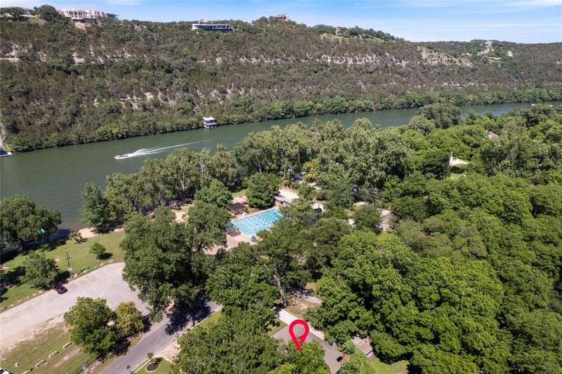 Virtual tour of 3107 Edgewater DR