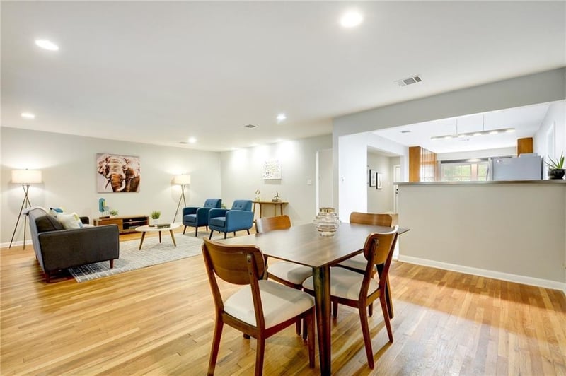 Virtual tour of 3109 Walnut Ave Unit #1