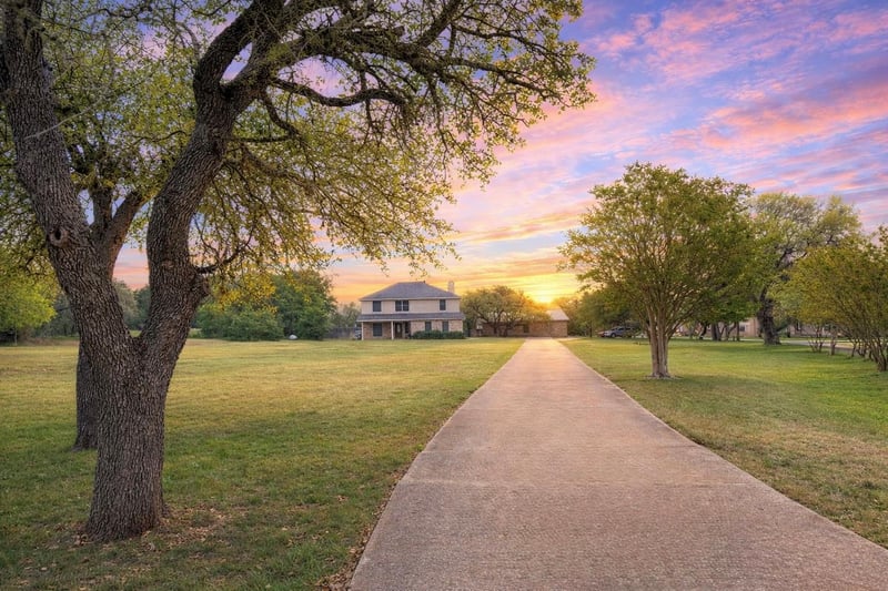 Virtual tour of 311 Oak Forest CV