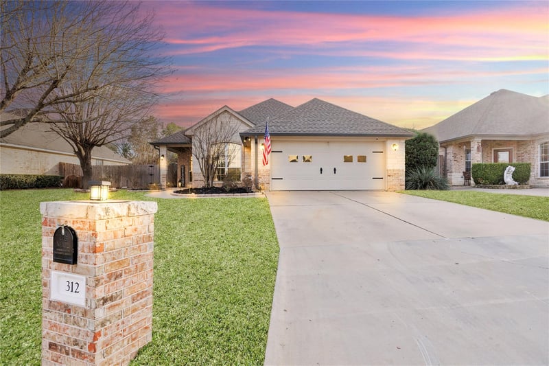 Virtual tour of 312 Ow Lowrey