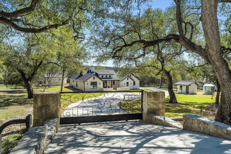 Virtual tour of 312 Rancho Grande Dr