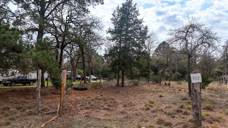 Virtual tour of 313 Dogwood DR