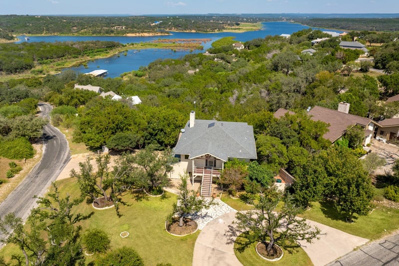 Virtual tour of 313 Kendall Rd