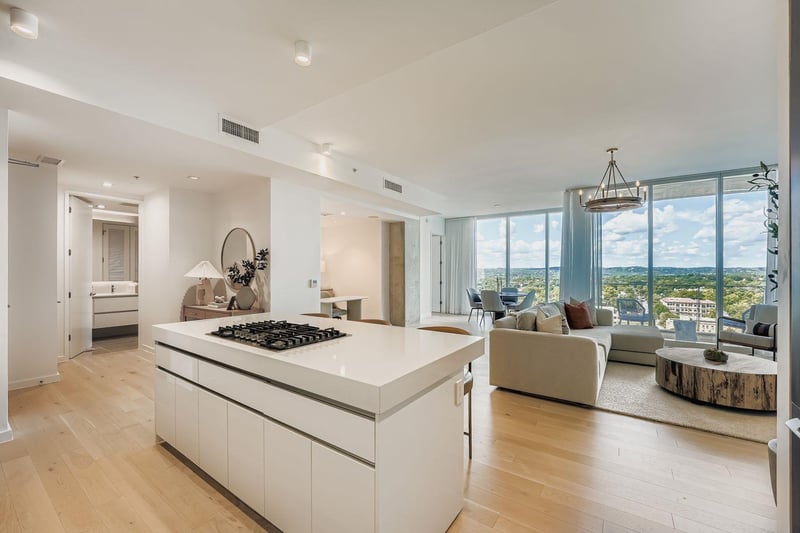 Virtual tour of 313 W 17th ST Unit #1404