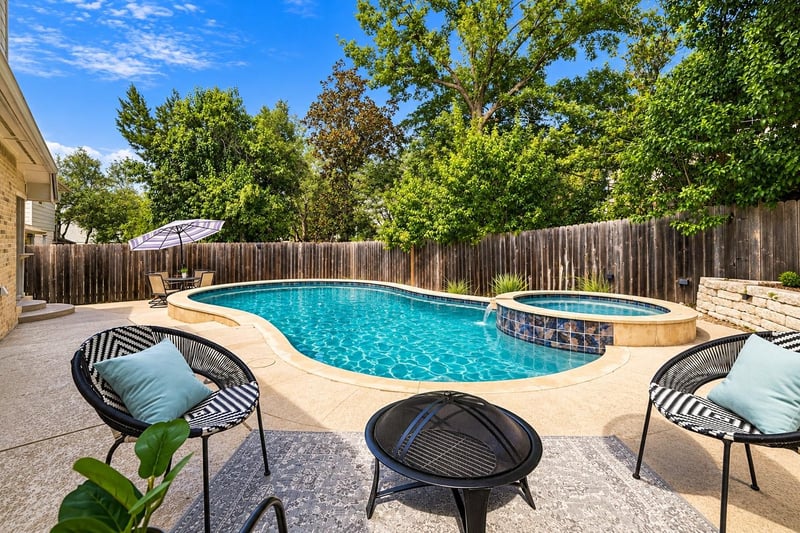 Virtual tour of 3135 Burks Ln