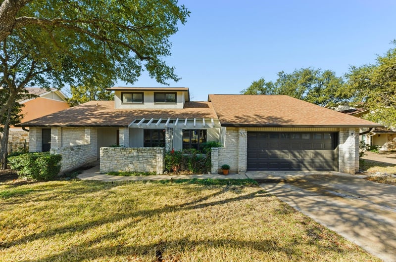 Virtual tour of 3135 Eanes CIR
