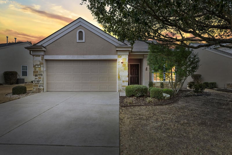 Virtual tour of 316 Crockett LOOP