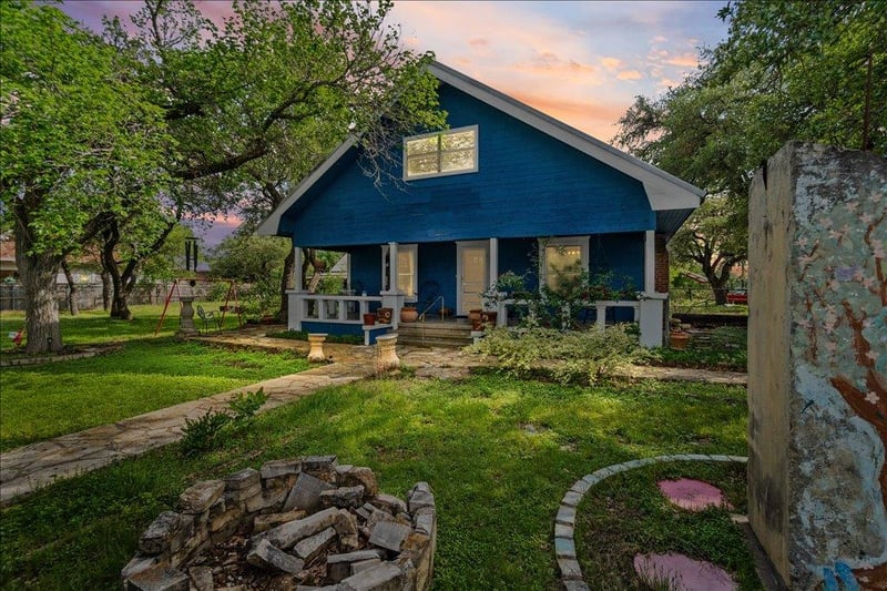 Virtual tour of 316 Mesquite St