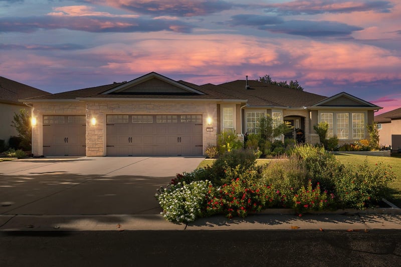 Virtual tour of 316 Yellow Rose TRL