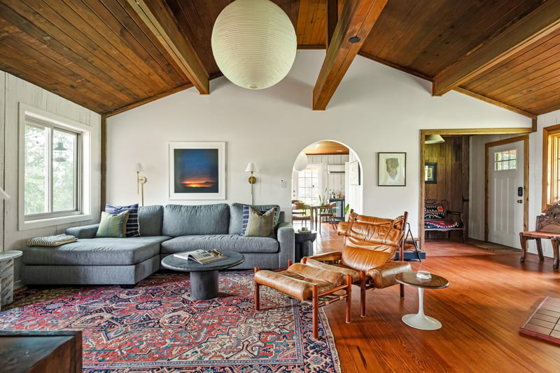 Virtual tour of 317 Walnut Creek RD
