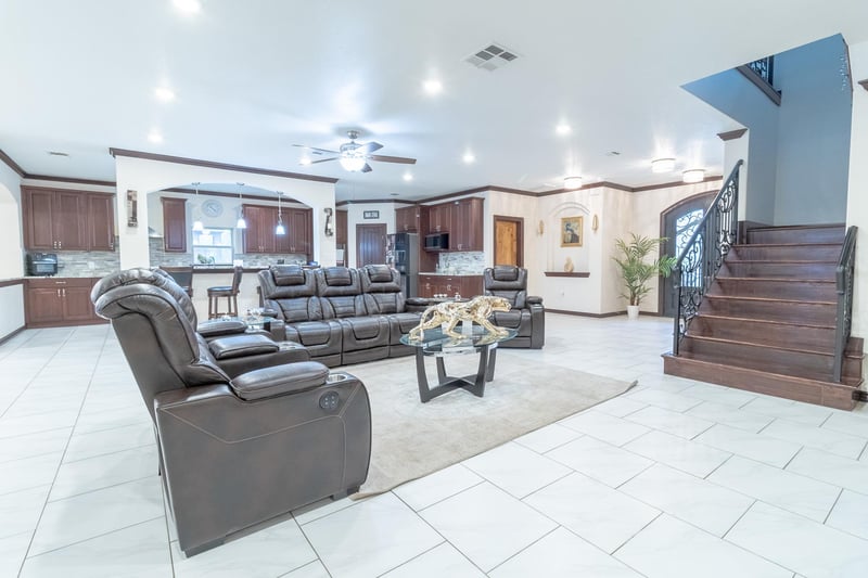 Virtual tour of 319 Lonesome Dove DR