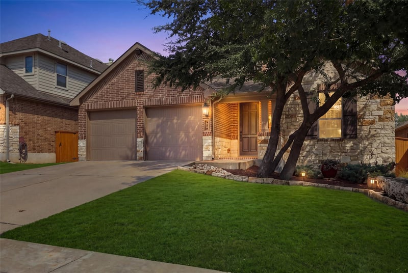 Virtual tour of 320 Fort Cobb Way