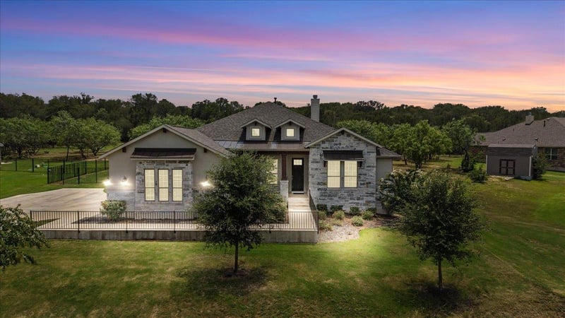 Virtual tour of 320 Raptor Beak WAY