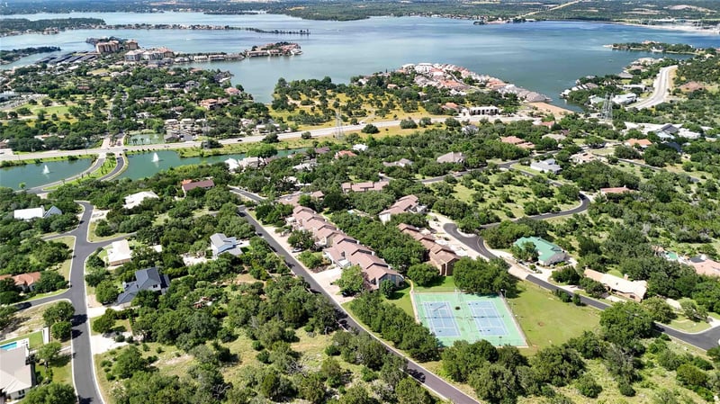 Virtual tour of 320 Twin Sails Unit #25
