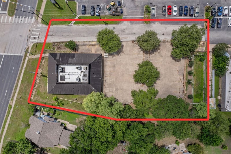 Virtual tour of 320 W William Cannon DR