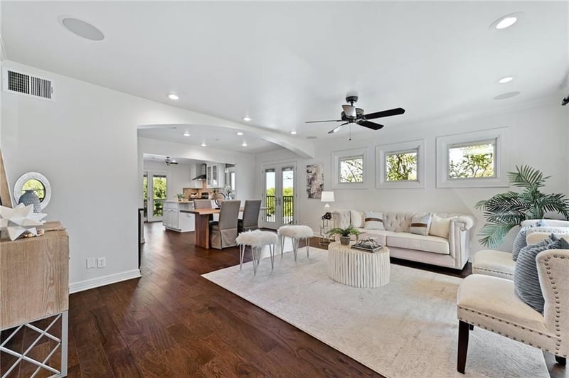 Virtual tour of 3200 Maywood Ave Unit #B
