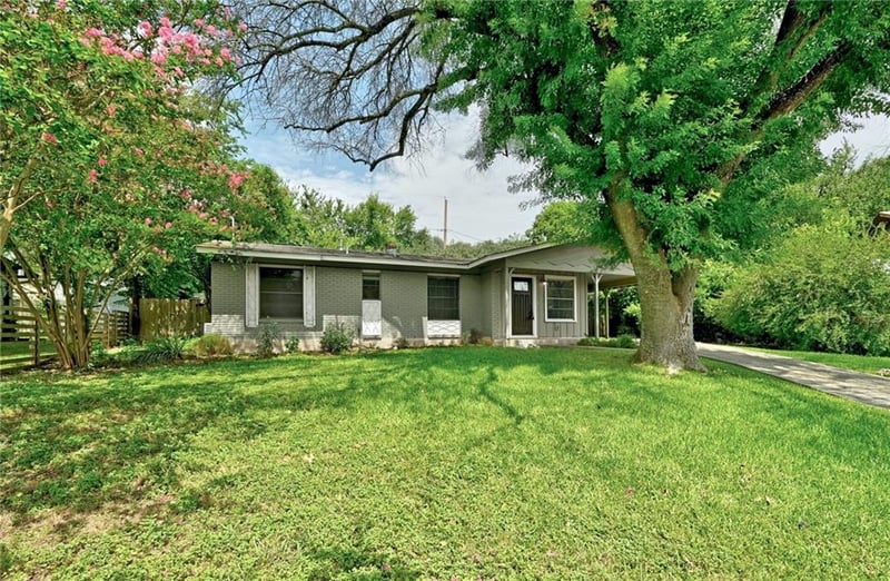Virtual tour of 3204 Overcup Oak Dr