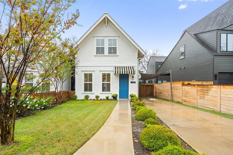 Virtual tour of 3206 Garden Villa LN Unit #B