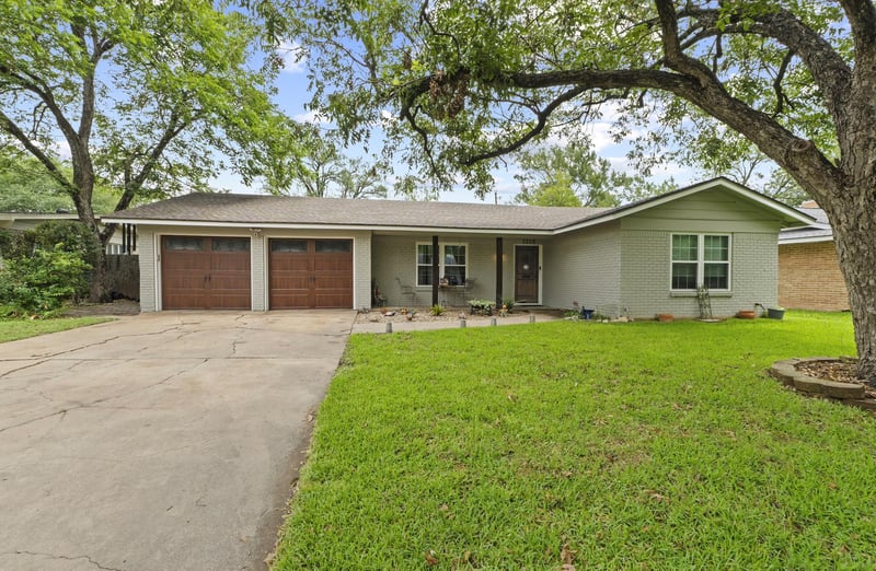 Virtual tour of 3206 Silverleaf DR