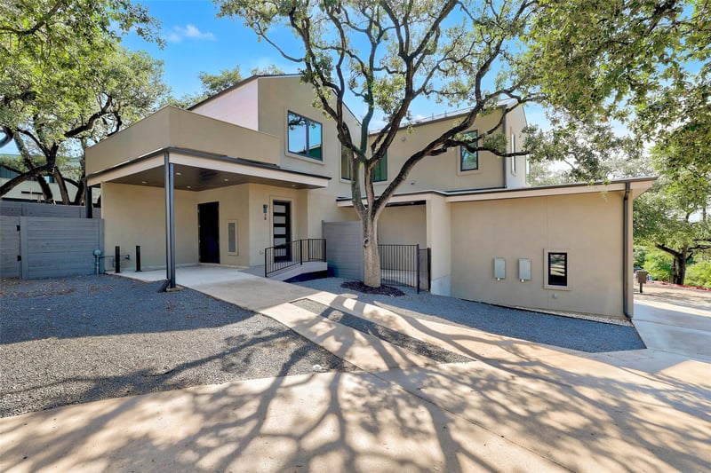 Virtual tour of 3208 Clawson RD Unit #3B