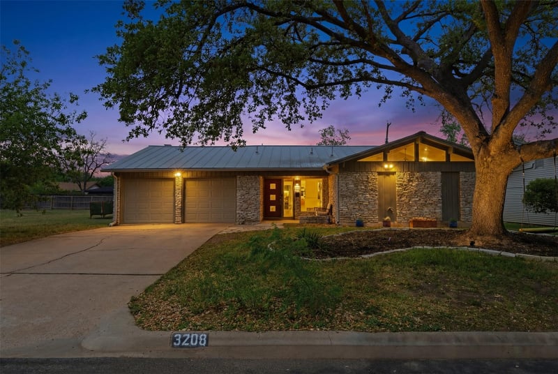 Virtual tour of 3208 Yellowpine Ter
