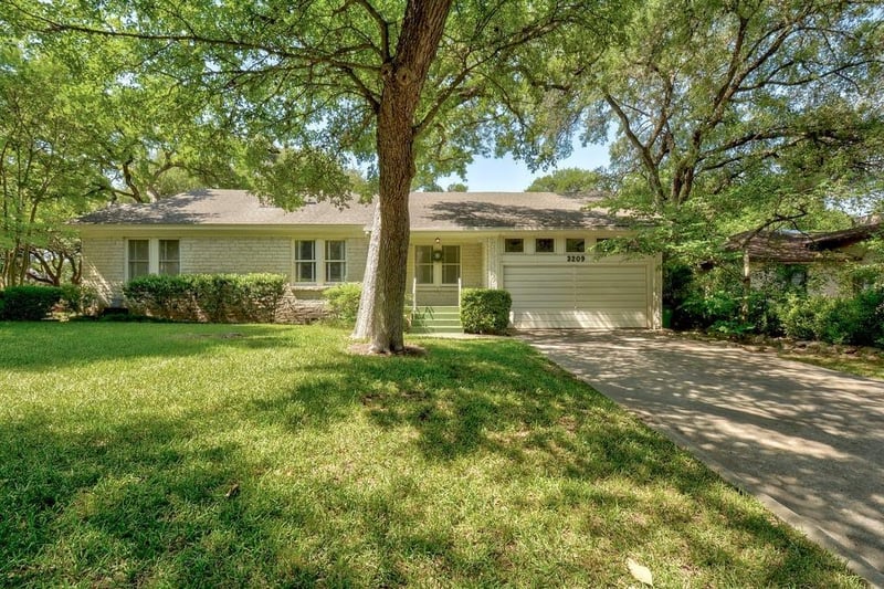 Virtual tour of 3209 Cherry LN