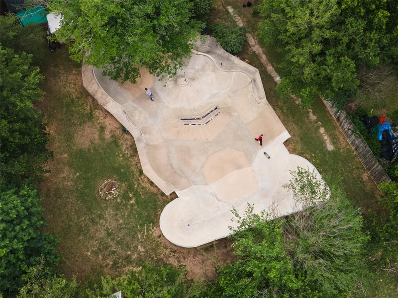 Virtual tour of 3209 River RD