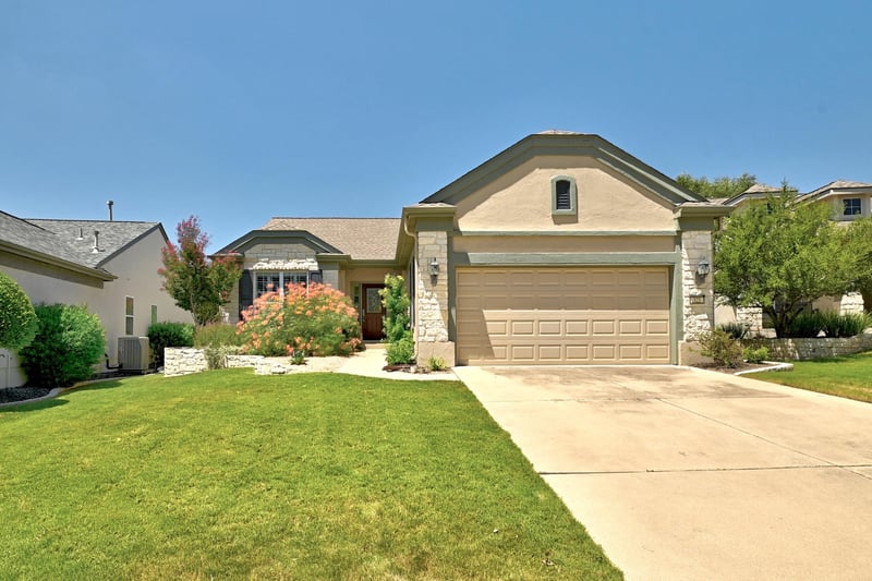 Virtual tour of 321 Fieldstone DR