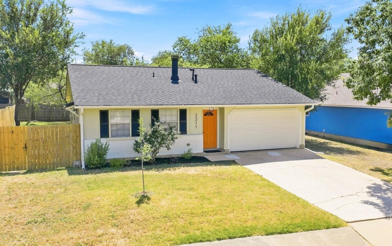 Virtual tour of 3211 Plantation RD