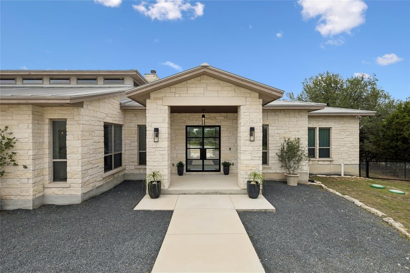 Virtual tour of 3214 Comal Springs