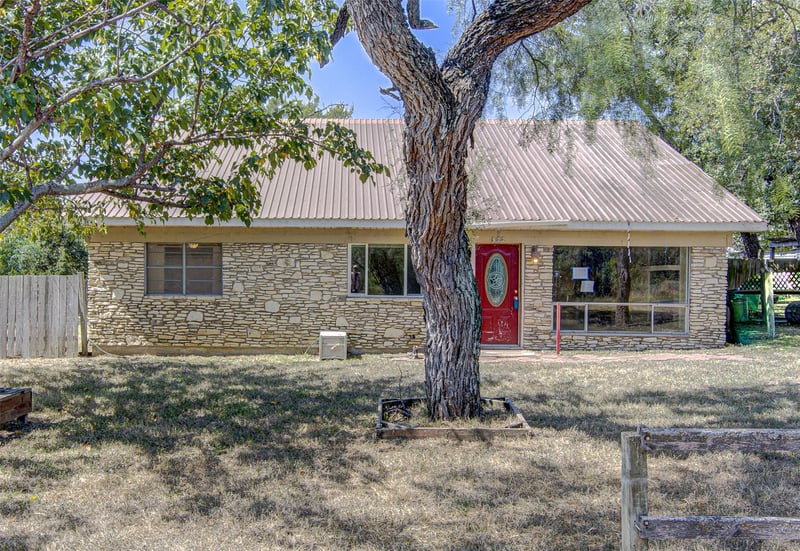Virtual tour of 322 E Castleshoals DR