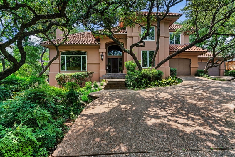 Virtual tour of 3227 Park Hills DR