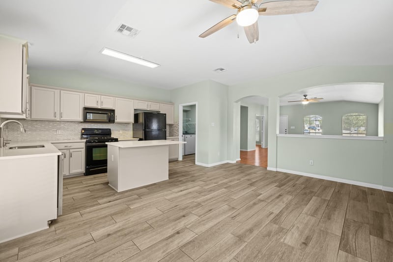 Virtual tour of 3233 Winding River Trl