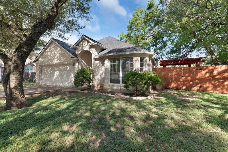 Virtual tour of 325 Middle Ground Cv