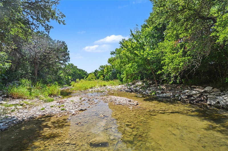 Virtual tour of 3250 County Road 2207